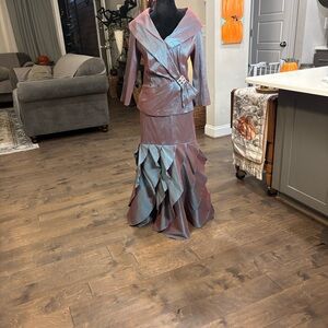 Elegant Metallic Outfit with shimmering blue and green detail